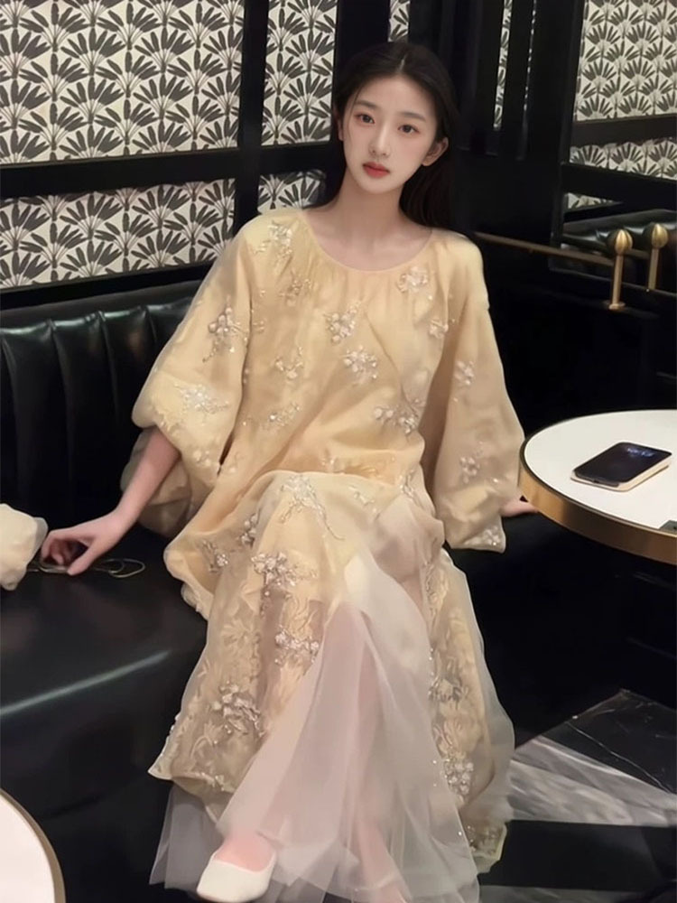 新款新中式国风花朵钉珠刺绣高端连衣裙轻奢设计感气质长裙